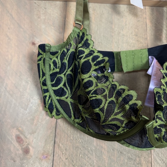 Savage X FENTY Sorry Not Sorry lace  balconette bra Green Size 36DDD / 36F - Picture 4 of 15